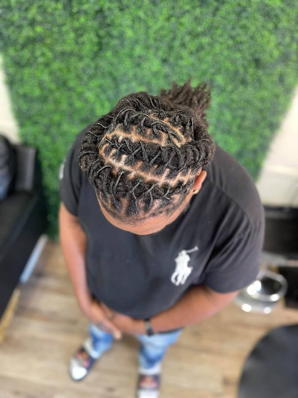 Clean parting, ready to grow